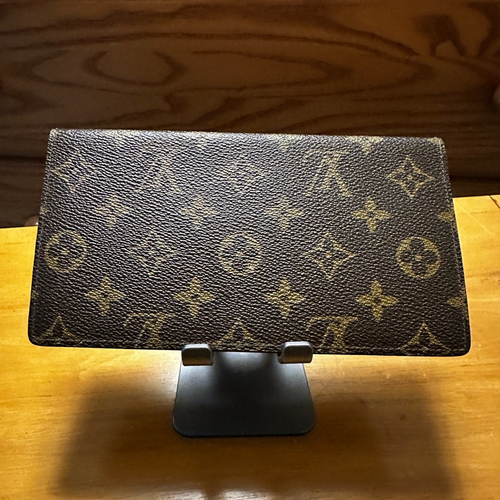 Louis Vuitton Brown Monogram Long Foldover Wallet in Like New Condition